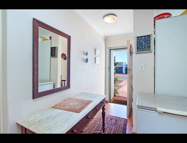 2 BEDROOM HOUSE FOR SALE IN FISH HOEK